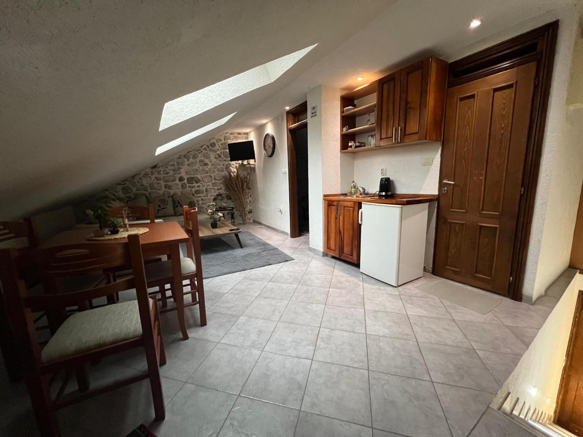 Little Bay Apartments Kotor Rom bilde